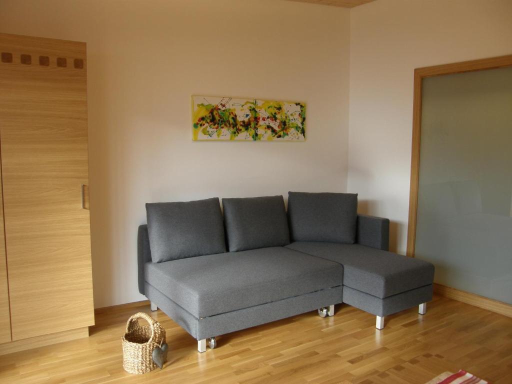 A seating area at Apartments Karlhof
