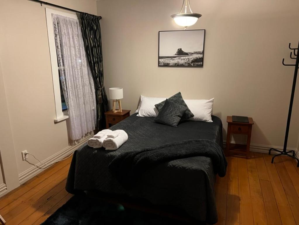 Kohatu Flat Rock Cafe, Bar and B&B, Mararewa (updated prices 2024)