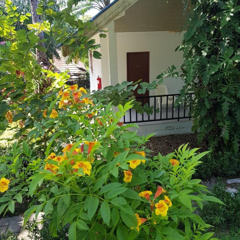 Groovy Bungalows - 2