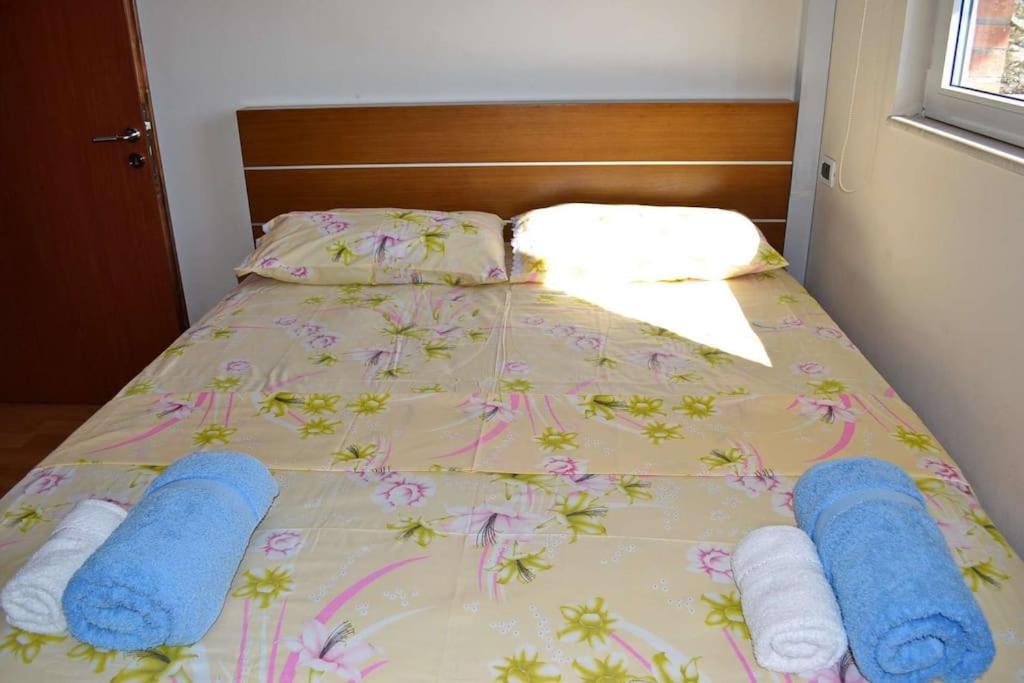 Saranda apartment with sea view - Image 7