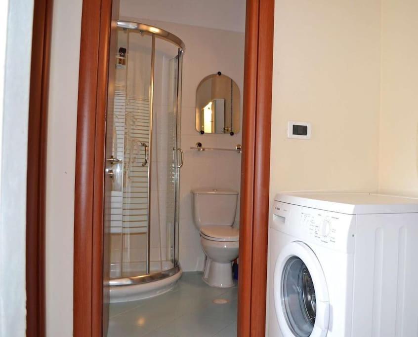 Saranda apartment with sea view - Image 3
