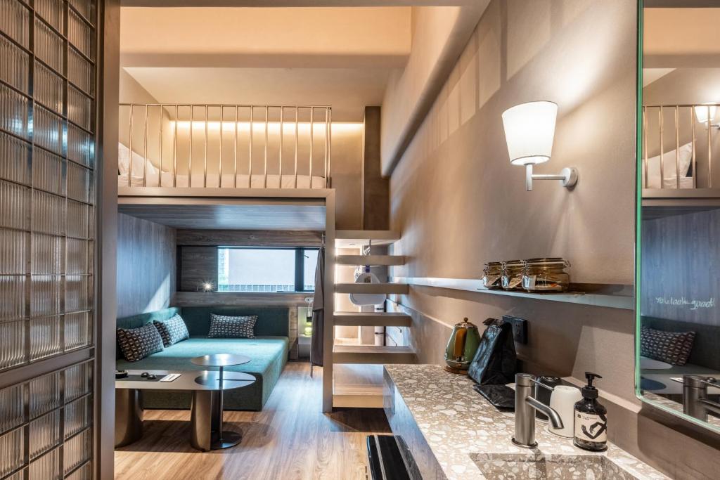 NOA Hotel SHENZHEN LUOHU - Double Room With Sofa Bed