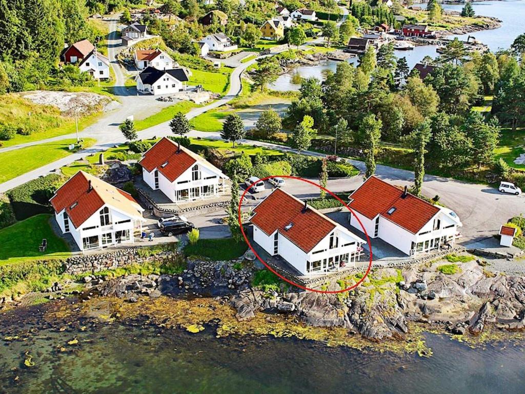 A bird's-eye view of Five-Bedroom Holiday home in Jelsa 2