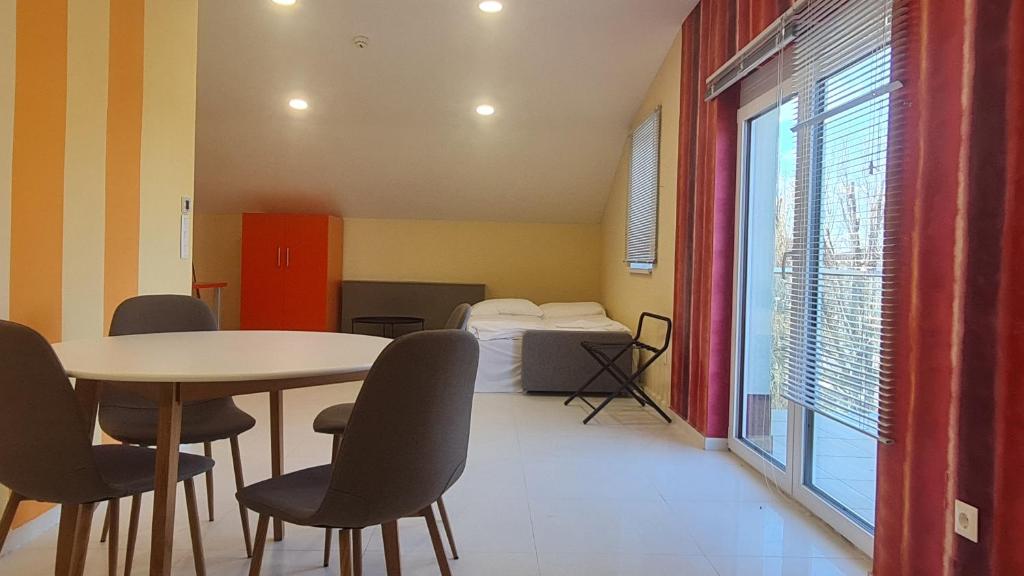 Colors Holiday Hotel - Familienzimmer Mit Gartenansicht