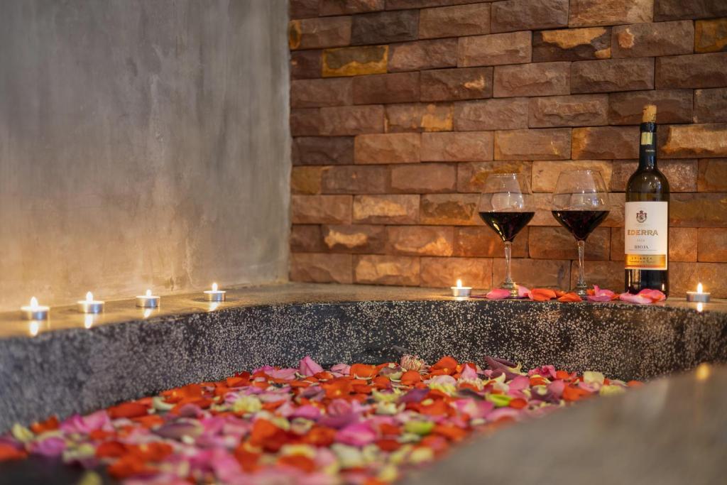 Nápoje v ubytování The Five Senses Boutique Hotel