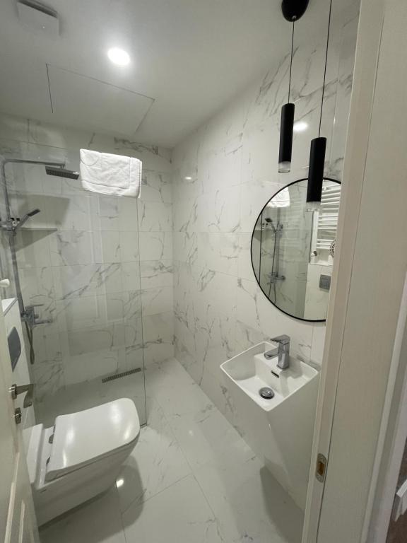 Koupelna v ubytování Rikhe palace boutique hotel