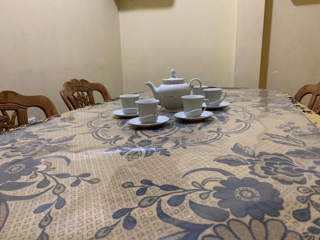 Příslušenství pro přípravu čaje a kávy v ubytování Hello Super Hostel