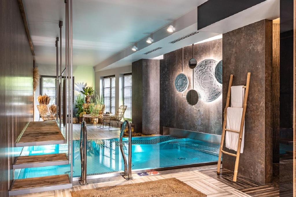 Kolam renang di atau dekat dengan Hotel Traugutta3