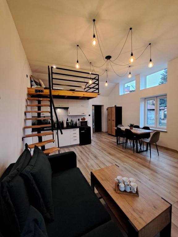 Posedenie v ubytovaní Apartament z antresolą