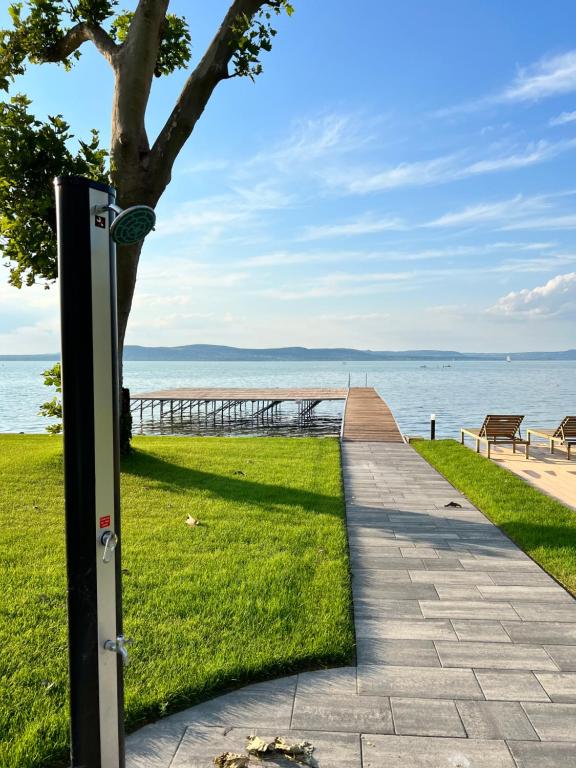 Kép Platán Garden közvetlen vízparti apartman szállásáról Balatonbogláron a galériában