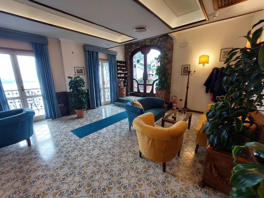 Posezení v ubytování Hotel Mega Mare