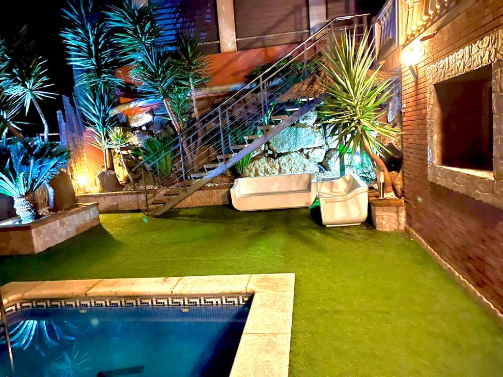 Bazén v ubytování Casa en Alella, Barcelona nebo v jeho okolí