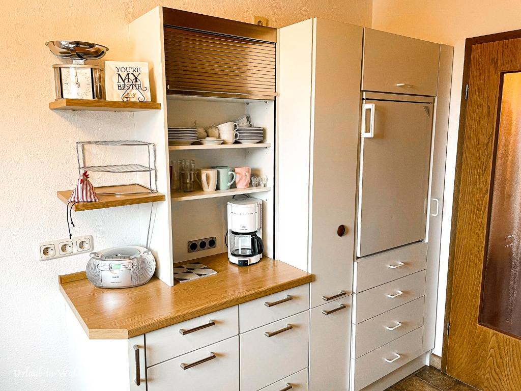 Kuchyň nebo kuchyňský kout v ubytování Ferienwohnung Kellerwald