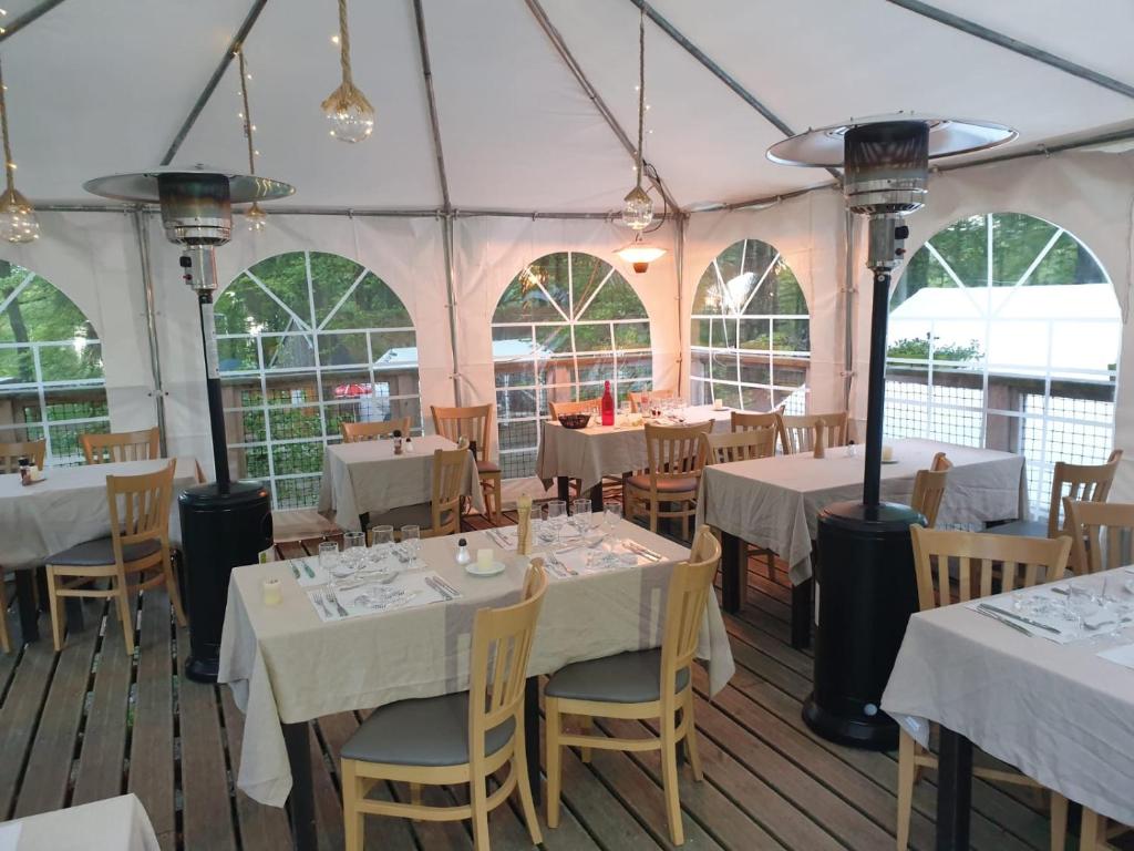 Restaurace v ubytování L'étape en forêt
