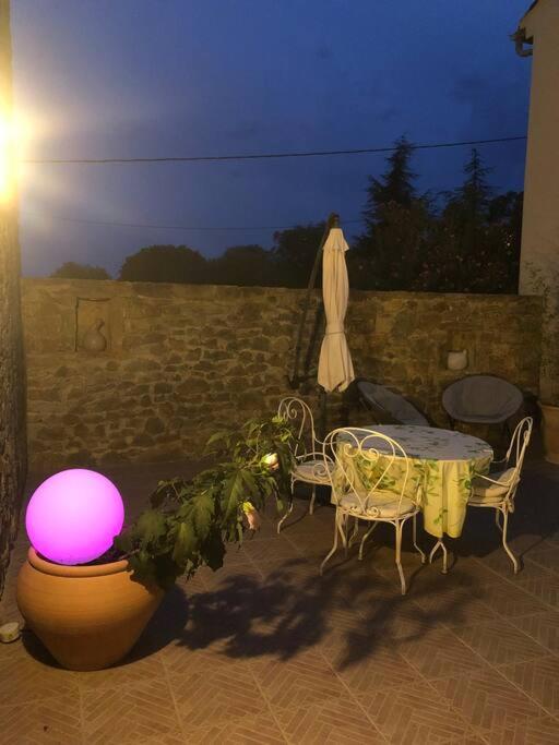 Patio alebo iná vonkajšia časť ubytovania CHARMANT STUDIO DANS MAS