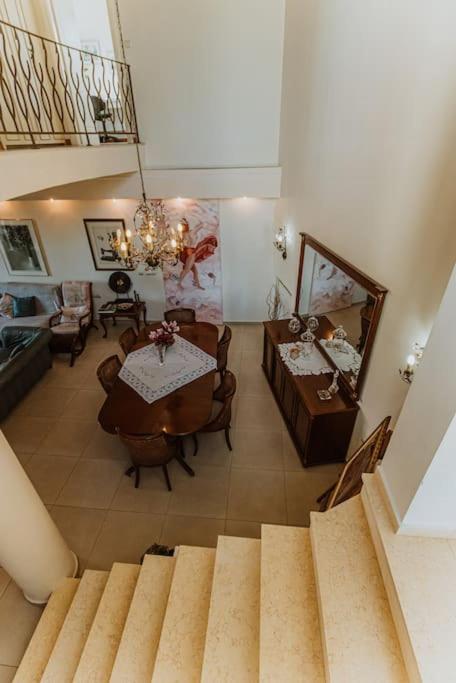 A seating area at Villa Αρμονία στη φύση
