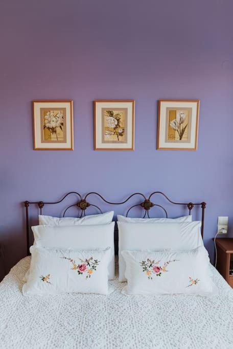 A bed or beds in a room at Villa Αρμονία στη φύση