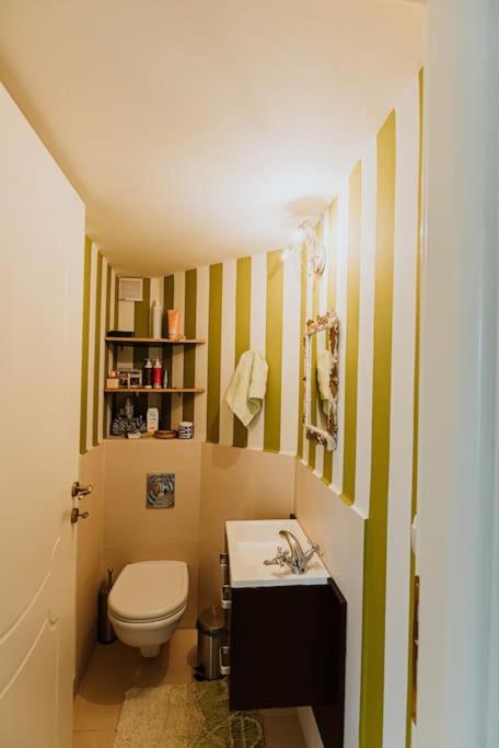 A bathroom at Villa Αρμονία στη φύση