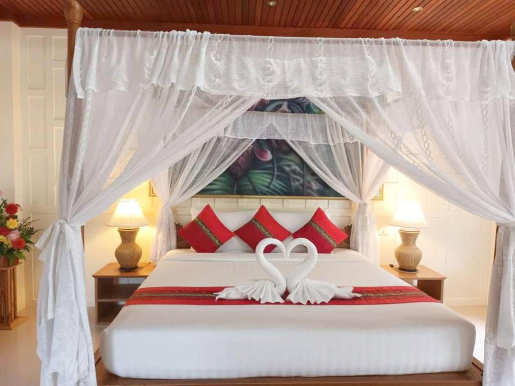 Coconut Beach Resort, Koh Chang - Beachfront Bungalow