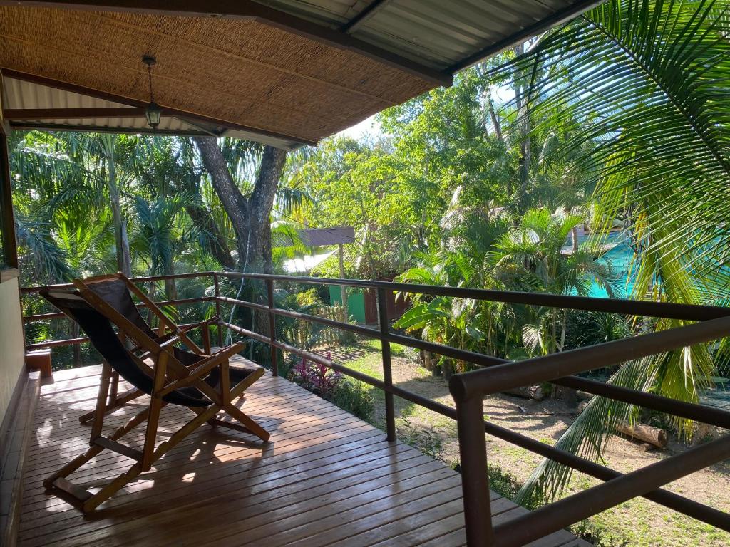 Jazlyn Lodge - 一卧室阁楼公寓 - 带阳台