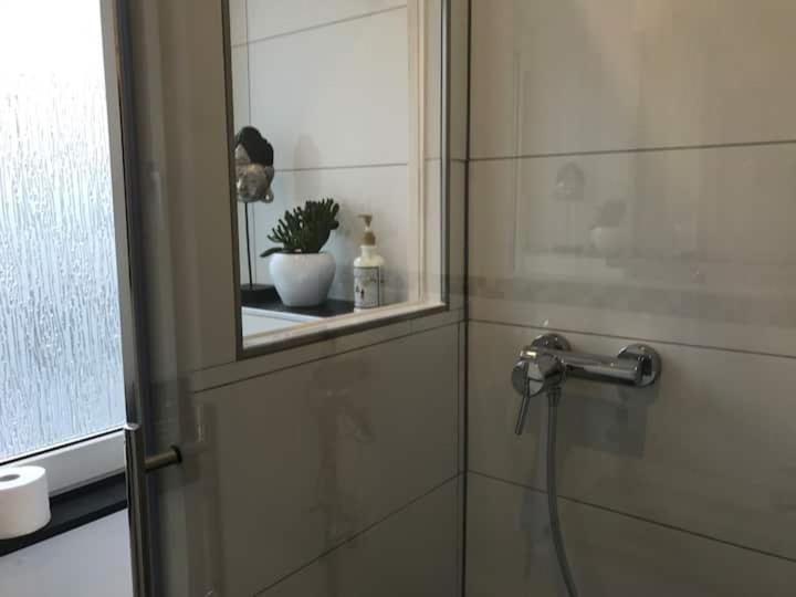 Bathroom sa schöne große Wohnung 2 Schlafzimmer bis 6 Pax nähe Stadion Signal Iduna