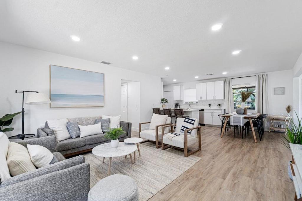 Casa o chalet Royal Palms Retreat Hot Tub + Fully Fenced Yard! (Pet