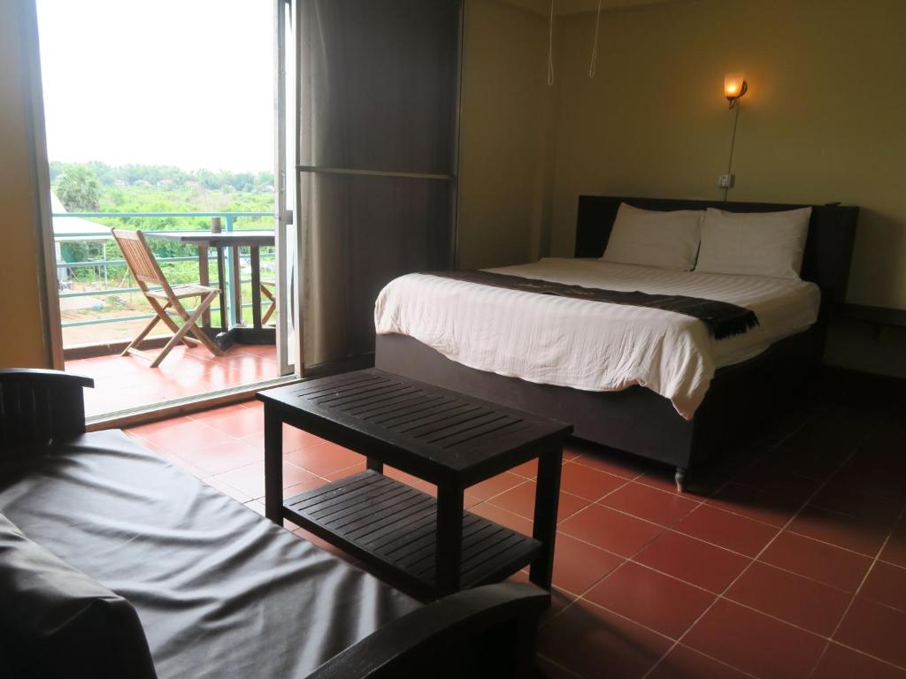 River Dolphin Hotel 2