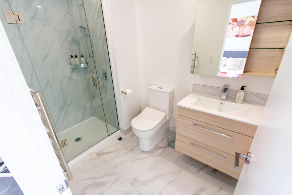 2 bedroom Central Christchurch hub - Resim 26