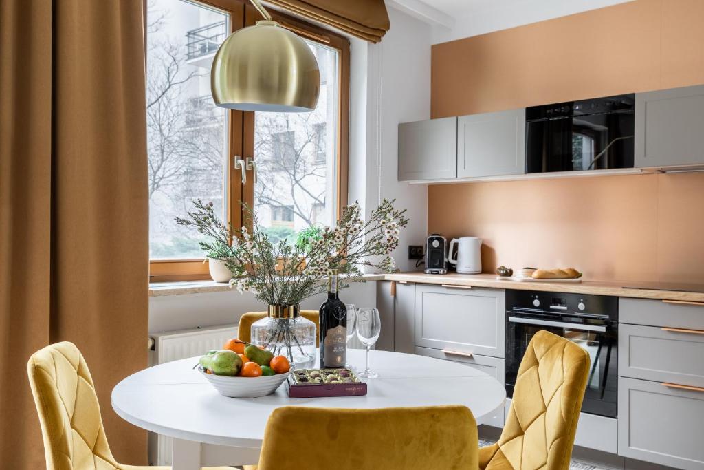 Kuchyňa alebo kuchynka v ubytovaní P&O Apartments Okrzei - Stara Praga