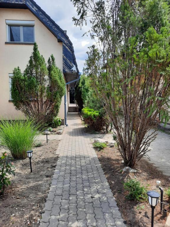 Vonkajšia záhrada v ubytovaní Uwes Apartment