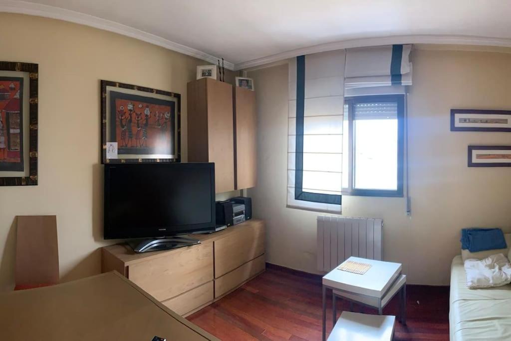 TV a/nebo společenská místnost v ubytování MYM Vivienda Ávila, buena situación. VUT-AV-00805