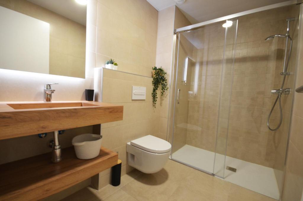 A bathroom at Golive Barques