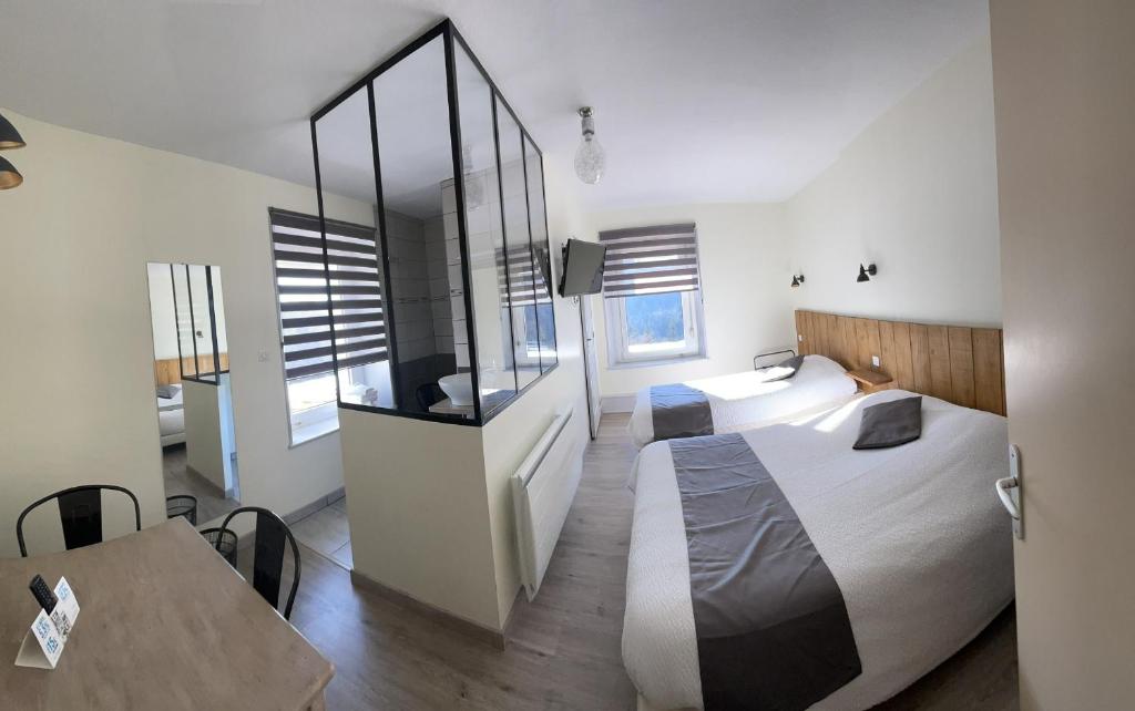 Hostel de La Grande Cascade - Habitación Triple Familiar