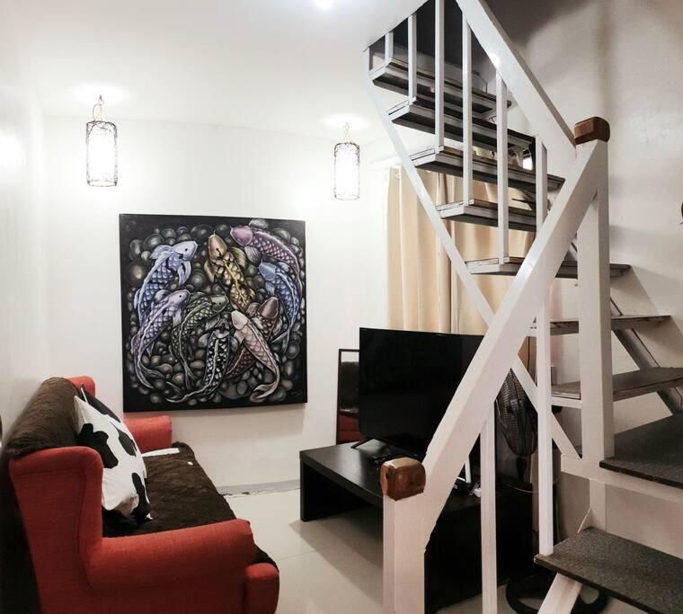 King Arts Bed and Breakfast with WiFi and Netflix! Near Bluemoon and ...