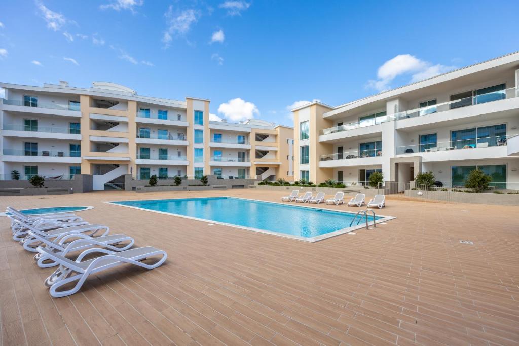 Adega Marina Apartments - Pool View