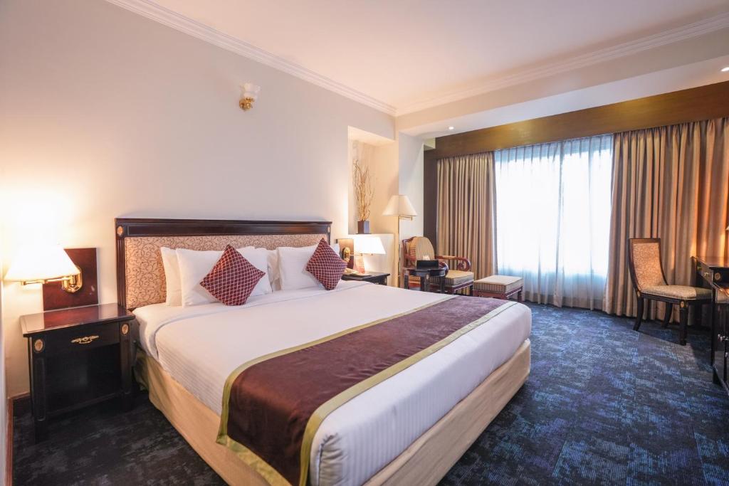 Hotel Sarina photo