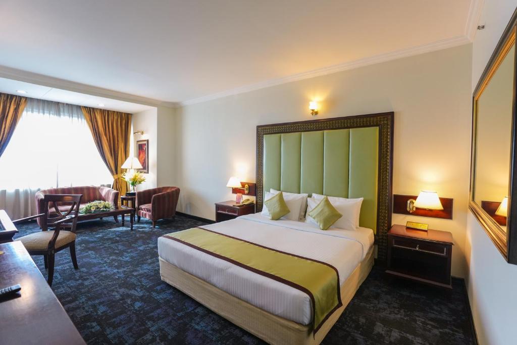 Hotel Sarina - Sala King