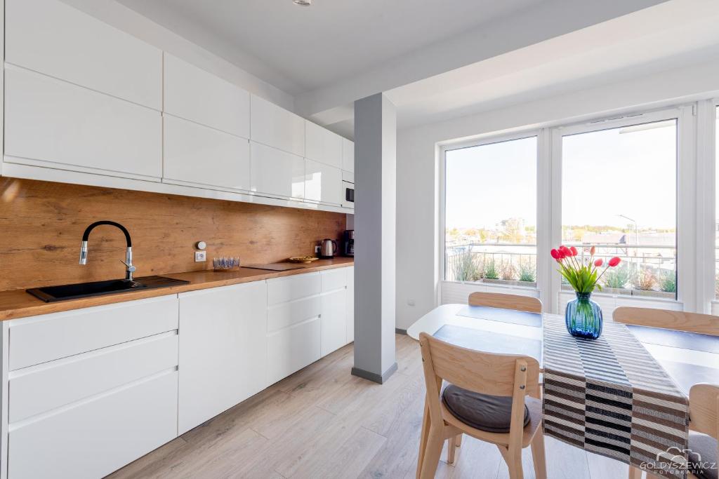 Horyzont Apartamenty - Kapitański Mostek- BLISKO PORTU- Śniadania - Appartement De Deux Chambres