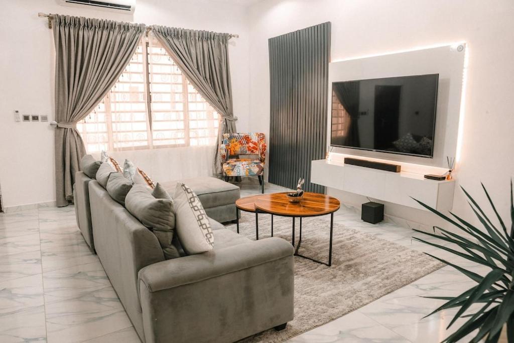 Home 25 - Housity