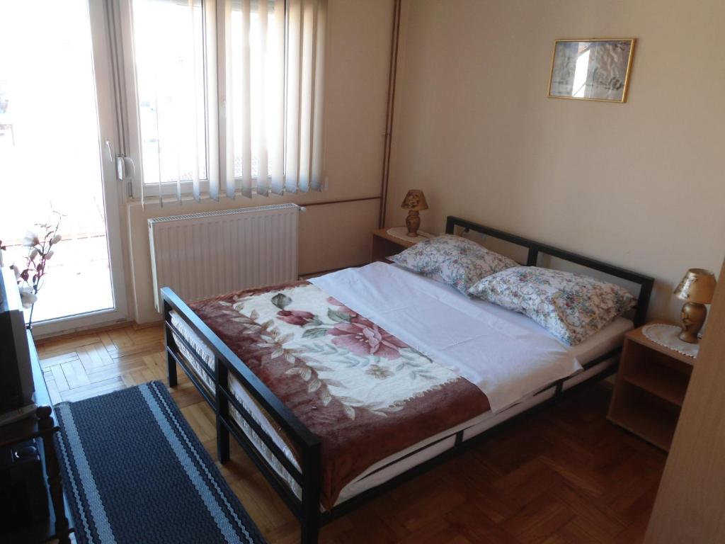 Postel nebo postele na pokoji v ubytování Prenociste Ankica