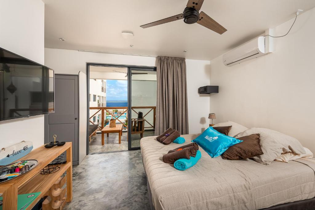 Postel nebo postele na pokoji v ubytování Bloozz resort Bonaire