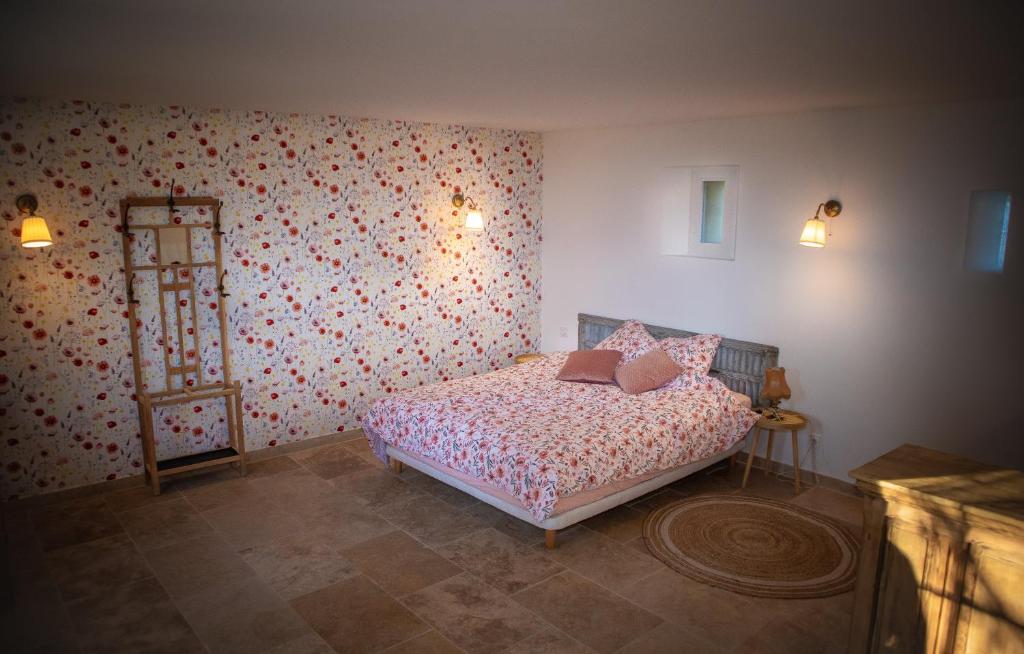 Posteľ alebo postele v izbe v ubytovaní Mas de la Roule, 4 studios, piscine chauffée, studio SPA, parc 2 ha, Pont d'Avignon à pied
