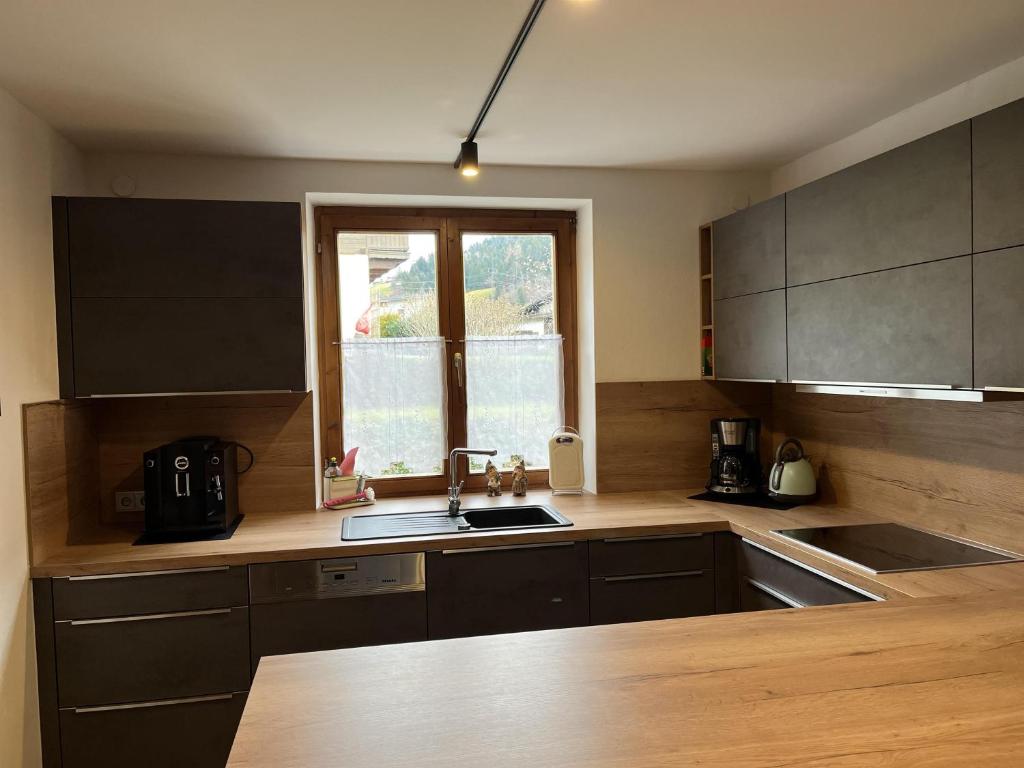 Kuchyňa alebo kuchynka v ubytovaní Ferienhaus Lanzinger