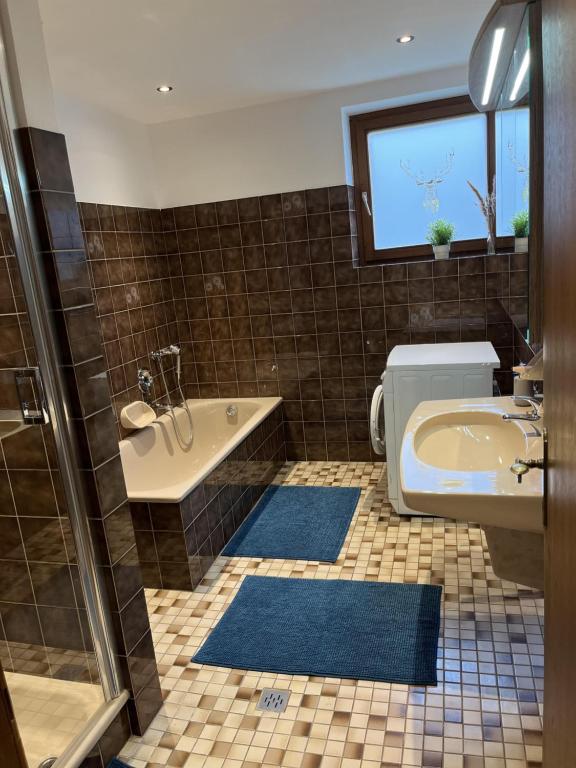 Kúpeľňa v ubytovaní Ferienhaus Lanzinger