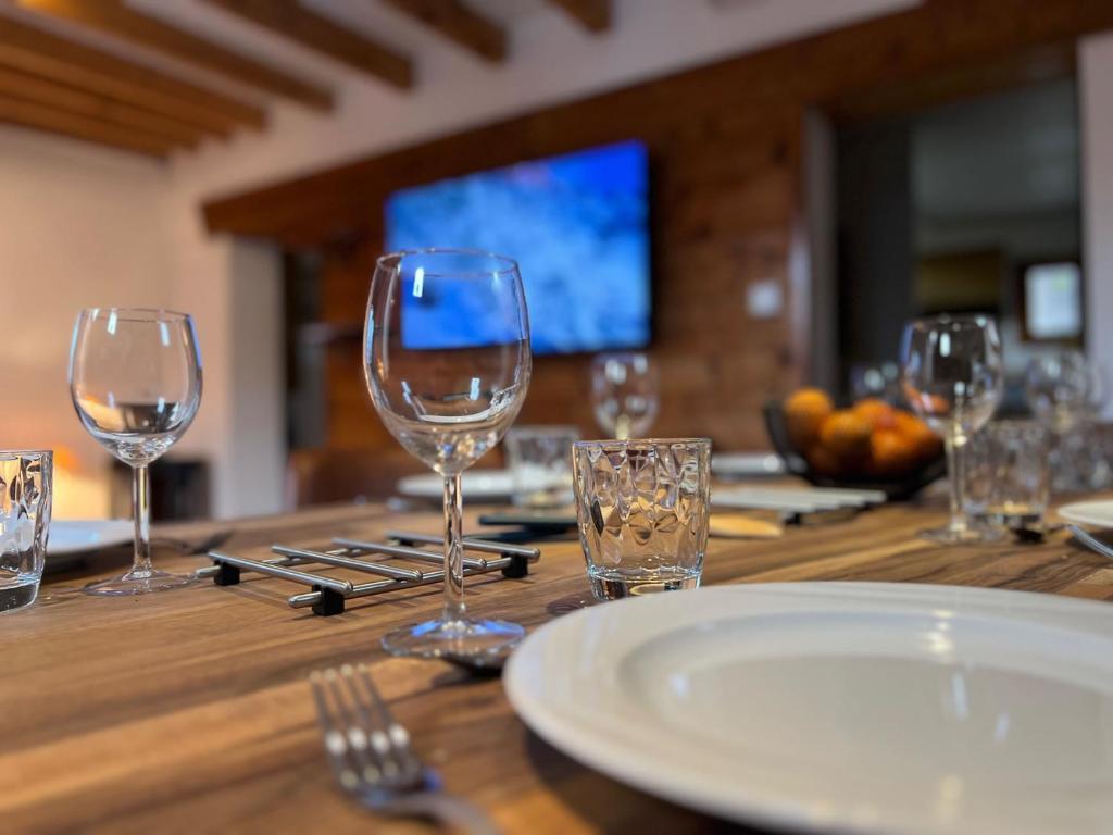Napoje w obiekcie Chalet des Grangettes avec jardin, sauna et Appli Roadbook - Huez