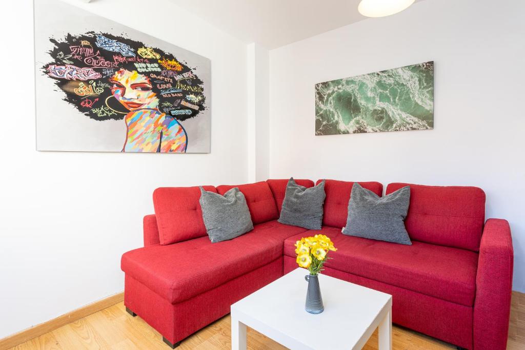 Posedenie v ubytovaní Holidays2Malaga Cruz Verde City center with AirCon & WiFi