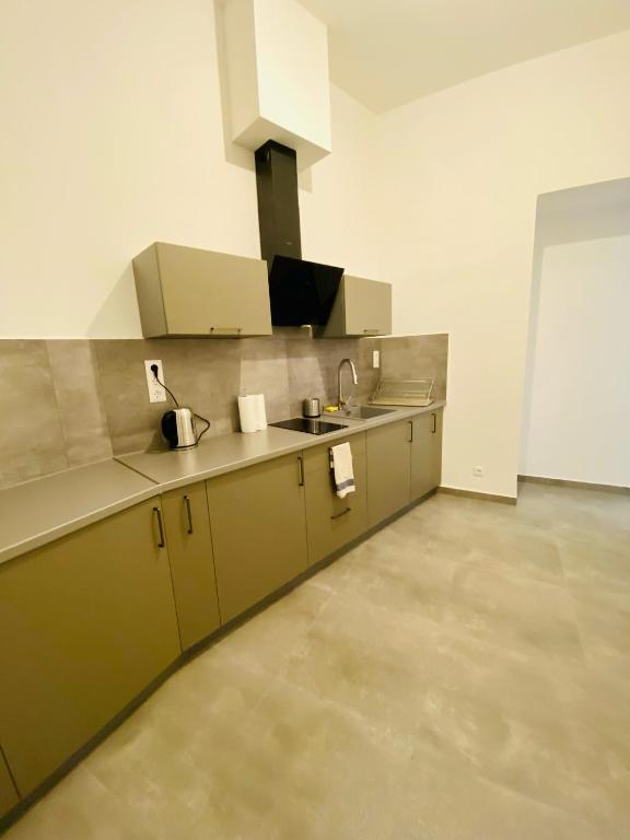Danube Panorama apartments - Apartment With Balcony
