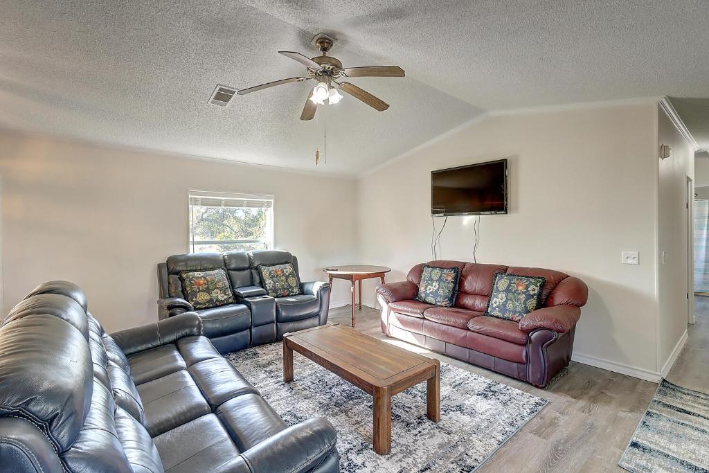 Holiday Beach Retreat, Rockport (updated prices 2024)