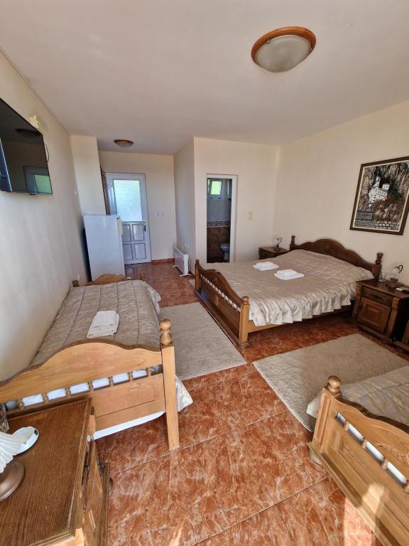 Villa Izvor - Chambre Quadruple Avec Balcon