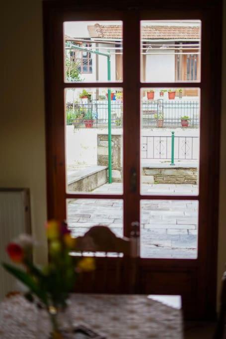 A balcony or terrace at Traditional cozy residence in Lafkos, Pelion